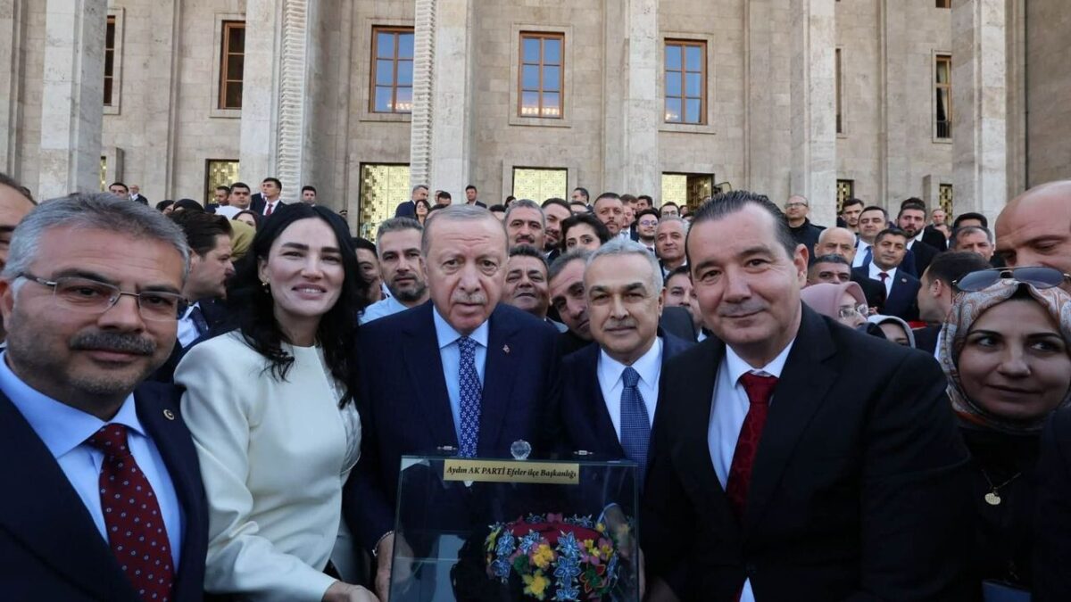 Aydınlı Kadınların Efe