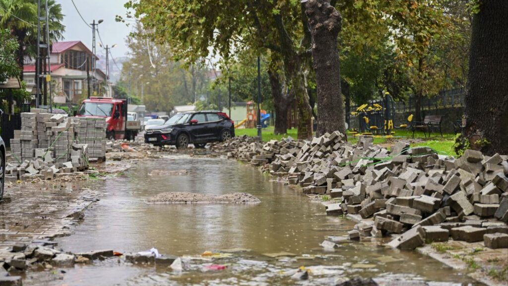 Bakan Çiftçi: Sel Uyarısı, 46 bin İstanbul, Aydın Koordinasyonu
