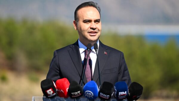 Bakan Kacır, Antalya