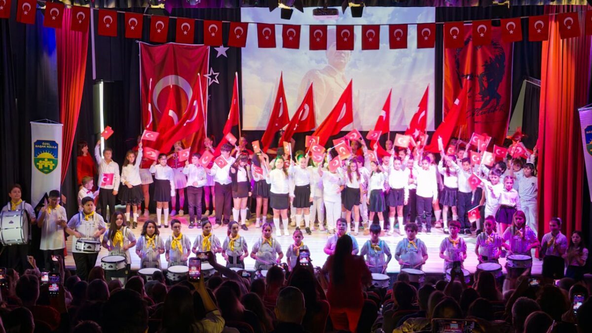 Başak Koleji'nde Cumhuriyet