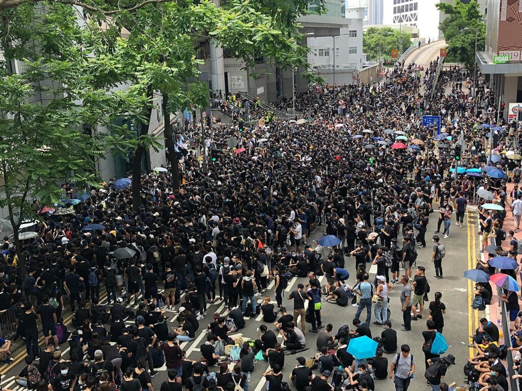 BM Raportörleri: Fransa'da Öğrenci Protestolarında Şiddet Dehşet Yarattı