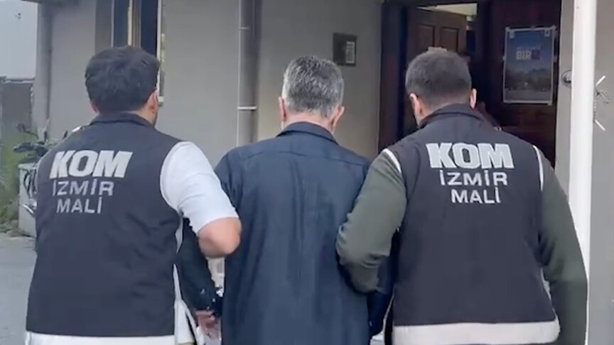 Çeşme'de Belediye Yetkilileri Tutuklandı: 10 Şüpheli Aliağa'ya Gönderildi
