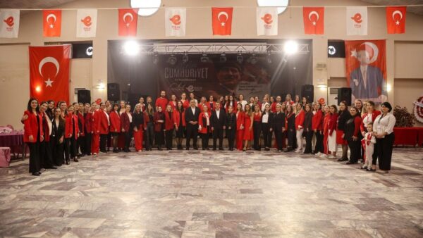 Efeler'de Cumhuriyet Bayramı: