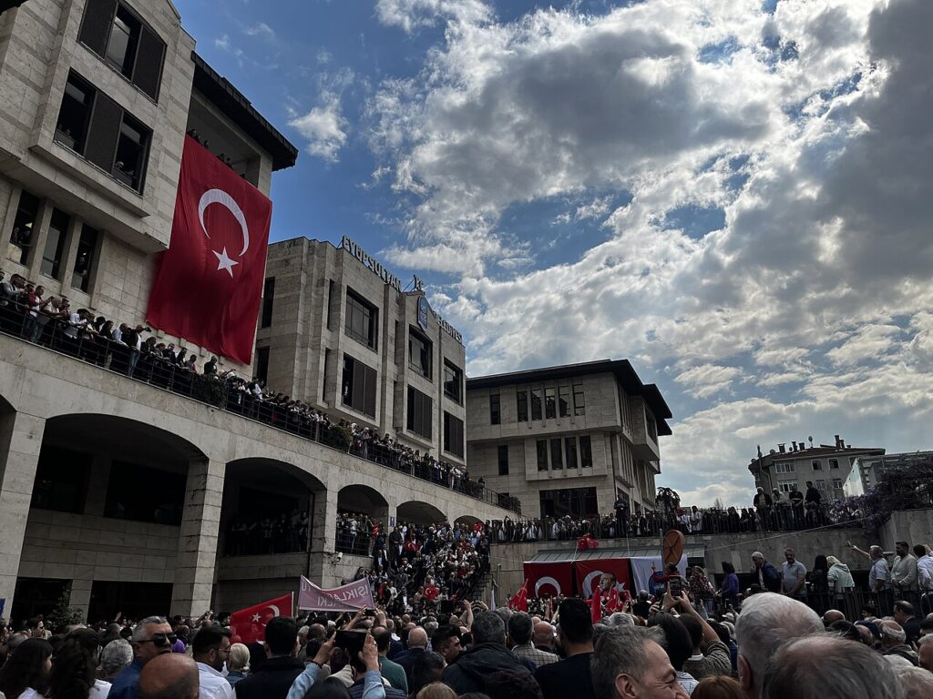 Eyüpsultan Belediye Başkanı 28 Şüpheliyle Yakalandı