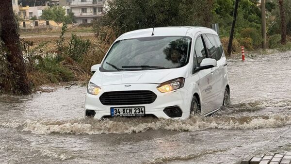İncirliova'da Yollar Göle