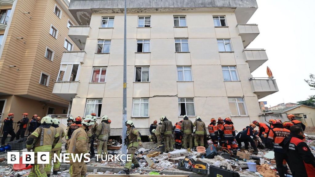 İstanbul Maltepe'de Çöken Bina Geride Sadece Moloz Bıraktı