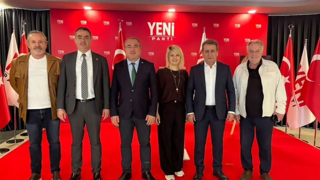 İYİ Parti Kuşadası'nda Genel Sekreter ve İl Başkanıyla Toplantı