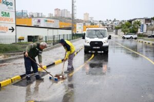 Kuşadası’nda Yağış Sonrası