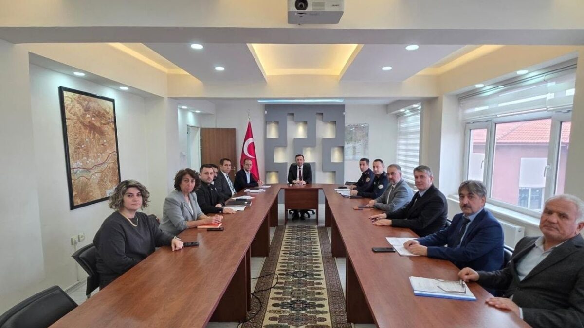 Kuyucak’ta Kadına Şiddetle Mücadele Toplantısı: Güvenlik Adımları Belirlendi