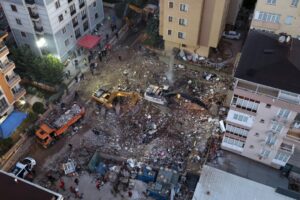 Maltepe'de Bina Çöktü:
