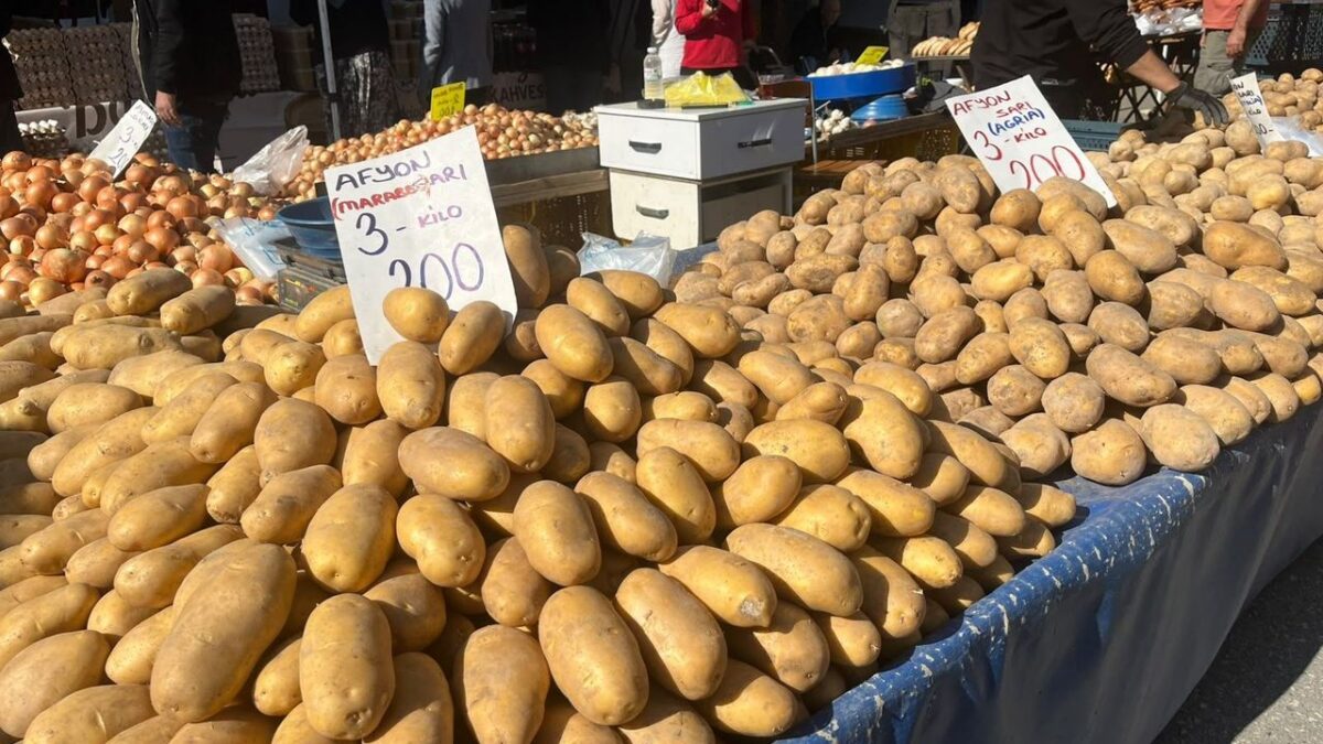 Nazilli Pazarında Patates