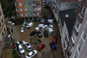 Sel Felaketinde Araç