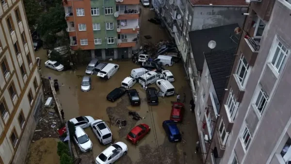 Sel Felaketinde Araç