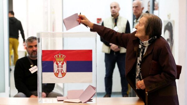 Sırbistan'da Erken Seçim