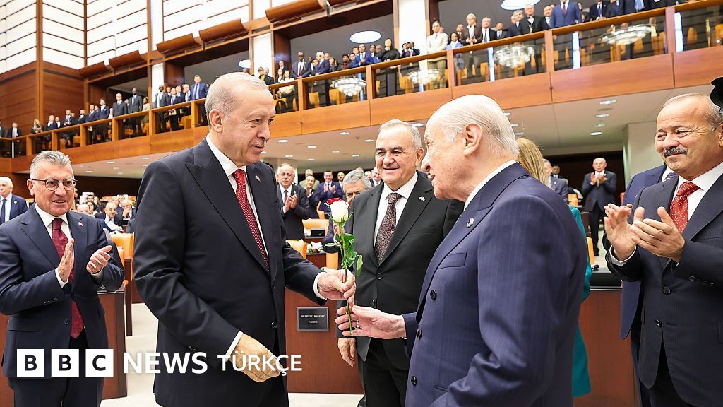 TBMM’de Yeni Yasama Yılı: Cumhurbaşkanı Erdoğan’ın Konuşması Çetrefili Protestolara Yol Açtı