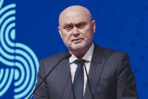 Türkiye, Feridun Sinirlioğlu'nu